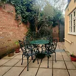 Apartment Base78, Your Place In Bristoi, Close To Station, Harbourside & *