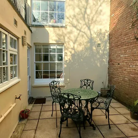 Apartment Base78, Your Place In Bristoi, Close To Station, Harbourside & Bristol