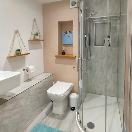 Base78, Your Place In Bristoi, Close To Station, Harbourside & Bristol